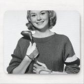 Frau, die Golfclub hält Mousepad (Vorne)