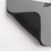 Frau, die Karte hält Mousepad (Ecke)