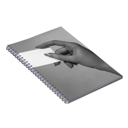 Frau, die Karte hält Notizblock (Rechte Seite)