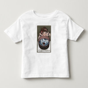 Frau, die nach Holzfass schaut Kleinkind T-shirt