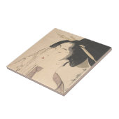 Frau, die nach ihrem Bad sich entspannt Fliese (Seite)