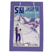 Frau, die offenes Steigungs-Plakat aufwirft Mittlere Geschenktüte (Rückseite)