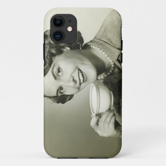 Frau, die Schalen hält Case-Mate iPhone Hülle (Rückseite)