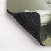 Frau, die Schalen hält Mousepad (Ecke)