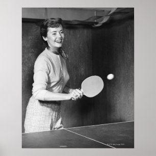 Frau, die Tischtennis spielt Poster