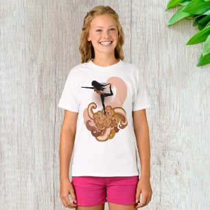 Frau Doing Yoga T-Shirt