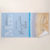 Frau Dusty Blue Beach Wedding 2 Herz Sand | Strandtuch (Vorderseite)