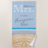 Frau Dusty Blue Beach Wedding 2 Herz Sand | Strandtuch (Vorderseite)