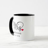 Frau Elegant Script Heart Custom Wedding Monogram Tasse (Vorderseite Links)