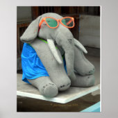 Frau Ella geht zum Pool Poster (Vorne)