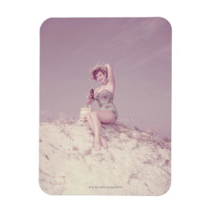 Frau entspannt sich am Strand Magnet