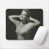 Frau entspannt sich mousepad (Mit Mouse)