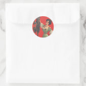 Frau fängt Krampus Runder Aufkleber (Tasche)
