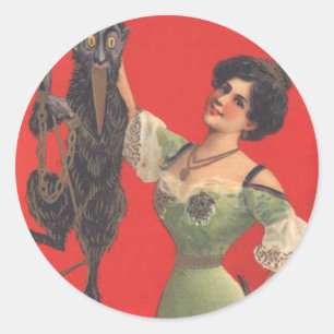 Frau fängt Krampus Runder Aufkleber