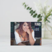 Frau feiert Halloween in Texas Postkarte (Stehend Vorderseite)