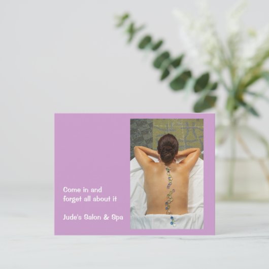 Frau Getting Stone Massage Postkarte (Stehend Vorderseite)