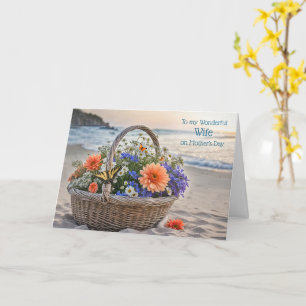 Frau glücklichen Muttertag mit Blumenkorb Strand Karte