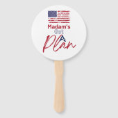 Frau Got einen Plan der amerikanischen Flagge Fächer (Rückseite)