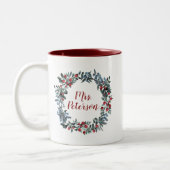 Frau Holidays Christmas Berries Wreath Zweifarbige Tasse (Links)