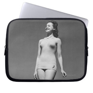 Frau im Badeanzug Laptopschutzhülle