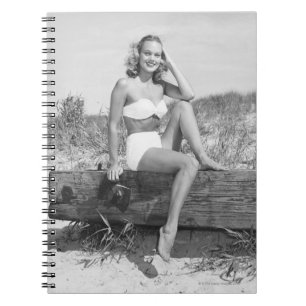 Frau im Bikini Notizblock