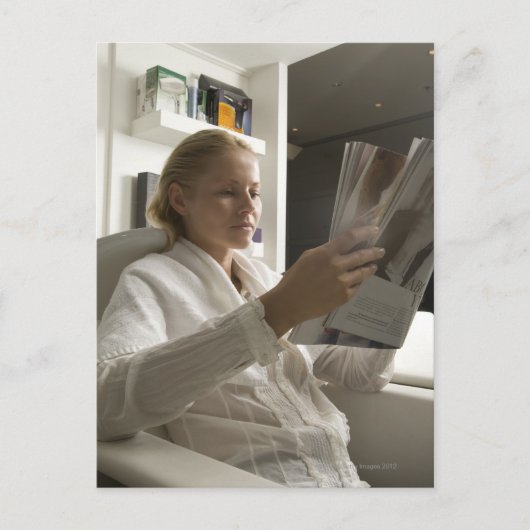 Frau im Friseursalon Postkarte (Vorderseite)