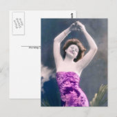 Frau im lila Sarong, die aufgewachsen ist, als tan Postkarte (Vorne/Hinten)