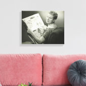 Frau im Stuhl Leinwanddruck (Insitu (Wohnzimmer))