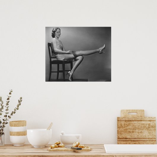 Frau im Stuhl Poster (Küche)