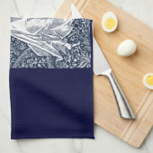 Frau im Wald Geschirrtuch (Viertel Falte)