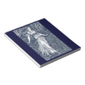 Frau im Wald Notizblock (angewinkelt)