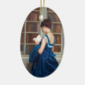 Frau in Blau, Buch lesen Keramikornament (Links)