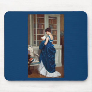 Frau in Blau, ein Buch lesend Mousepad