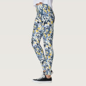 Frau in Blau Leggings (Links)