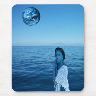 Frau in Blau Mousepad