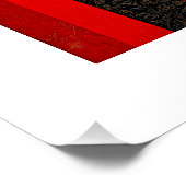 Frau in blühendem Kleid mit rotem Blütenmuster und Poster (Ecke)