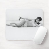 Frau in der Badebekleidung Mousepad (Mit Mouse)