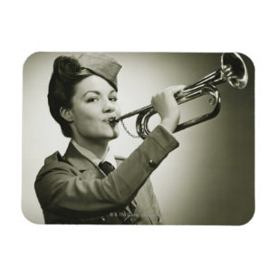 Frau in der Soldat-Uniform Magnet