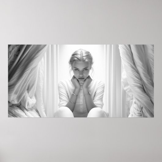 Frau in einem Atelier mit Gesichtsausdruck in ihre Poster (Vorne)