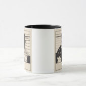 Frau in einer Buchhandlung, Entwurf für ein Tasse (Zentrum)