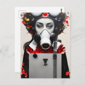 Frau in einer Gasmaske mit roten Blume Postkarte (Vorne/Hinten)