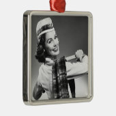 Frau in einer Kappe Ornament Aus Metall (Rechts)