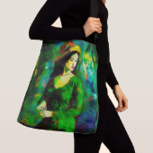 Frau in Hut Tragetaschen Mit Langen Trägern (Von Nahem)