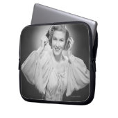 Frau in Kleid 2 Laptopschutzhülle (Vorderseite Links)