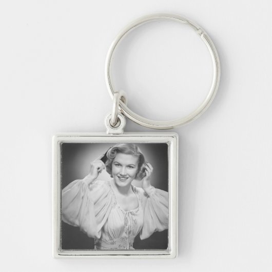 Frau in Kleid 2 Schlüsselanhänger (Vorne)