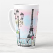Frau in Paris Latte Tasse Eiffelturm Geschenk (Linke Ecke)
