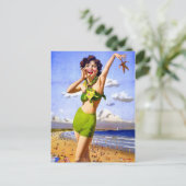 Frau in Swimsuit am Strand Postkarte (Stehend Vorderseite)