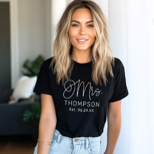 Frau Kalligrafie-Monogramm Neuvermählte Tri-Blend Shirt