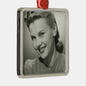 Frau lächelnde 2 silbernes ornament (Rechts)