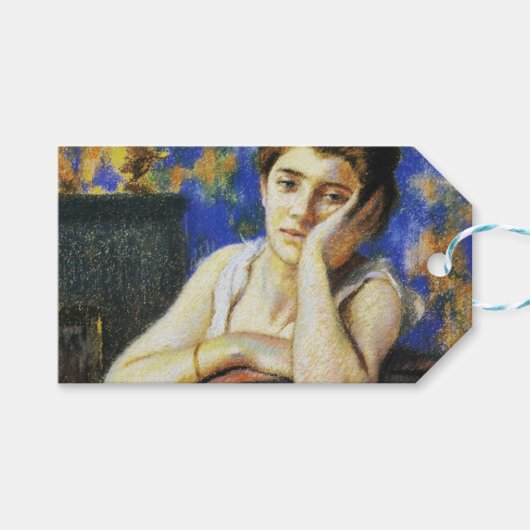 Frau lehnt auf einen Stuhl Geschenkanhänger (Vorderseite (Horizontal))